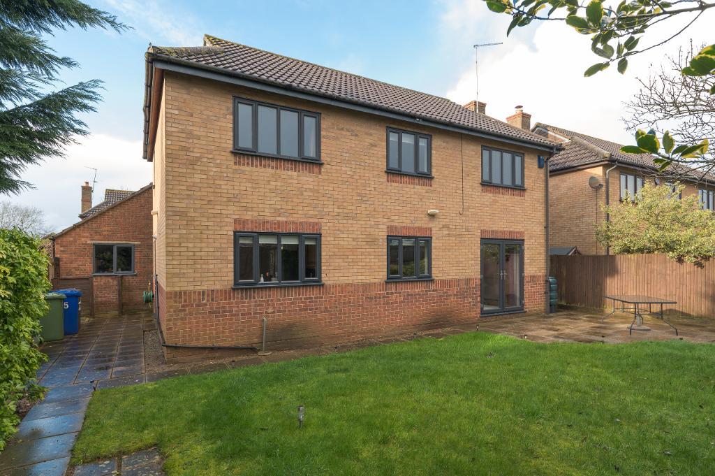 4 Bedroom Detached for Sale in Hartwell, NN7 2HG