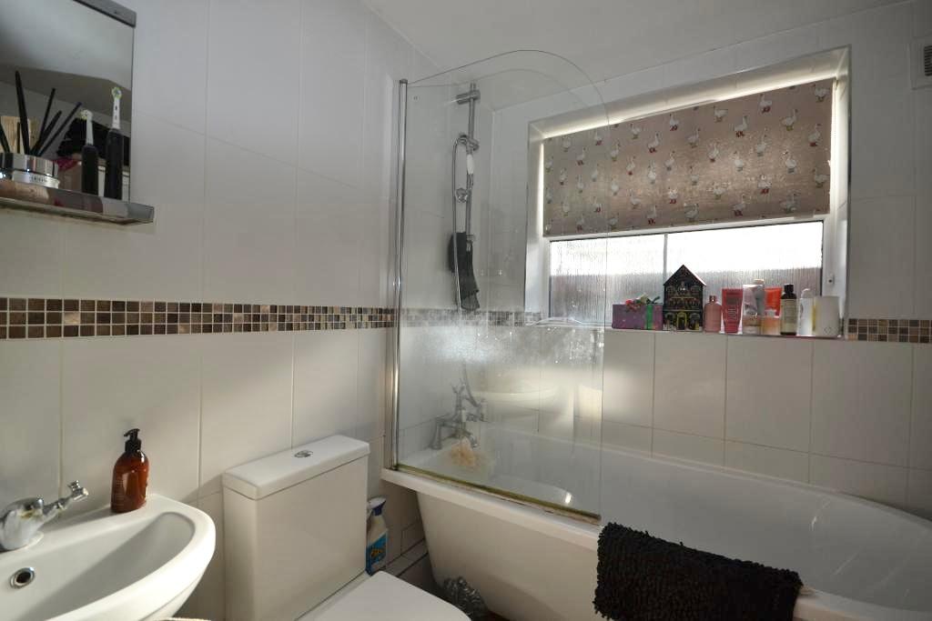 2 Bedroom Terraced for Sale in Milton Keynes, MK11 1JR