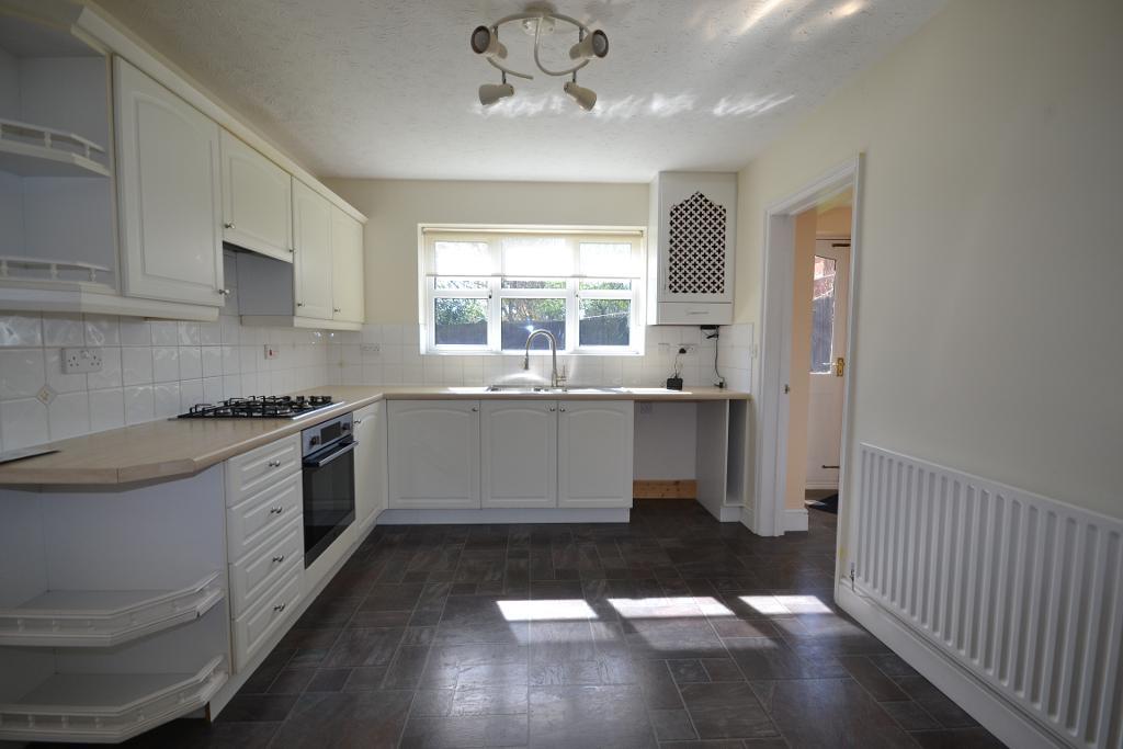 4 Bedroom Detached to Rent in Milton Keynes, MK4 3BU