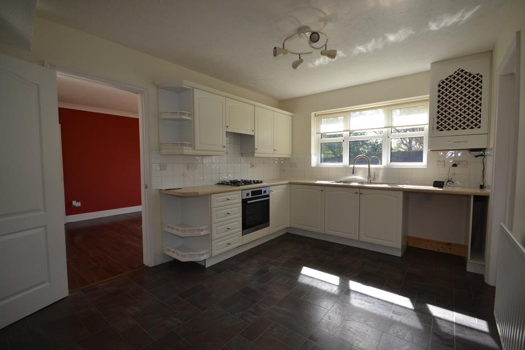 4 Bedroom Detached to Rent in Milton Keynes, MK4 3BU