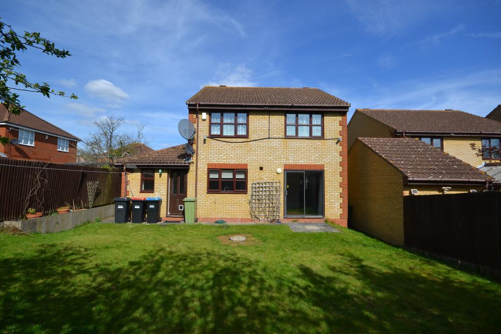 4 Bedroom Detached to Rent in Milton Keynes, MK4 3BU