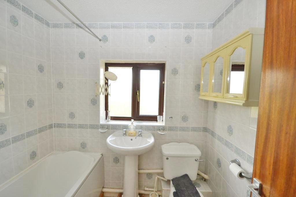 3 Bedroom Semi-Detached to Rent in Milton Keynes, MK8 9DX