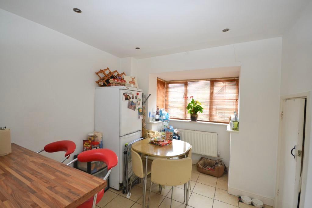 3 Bedroom Detached for Sale in Milton Keynes, MK7 7SQ