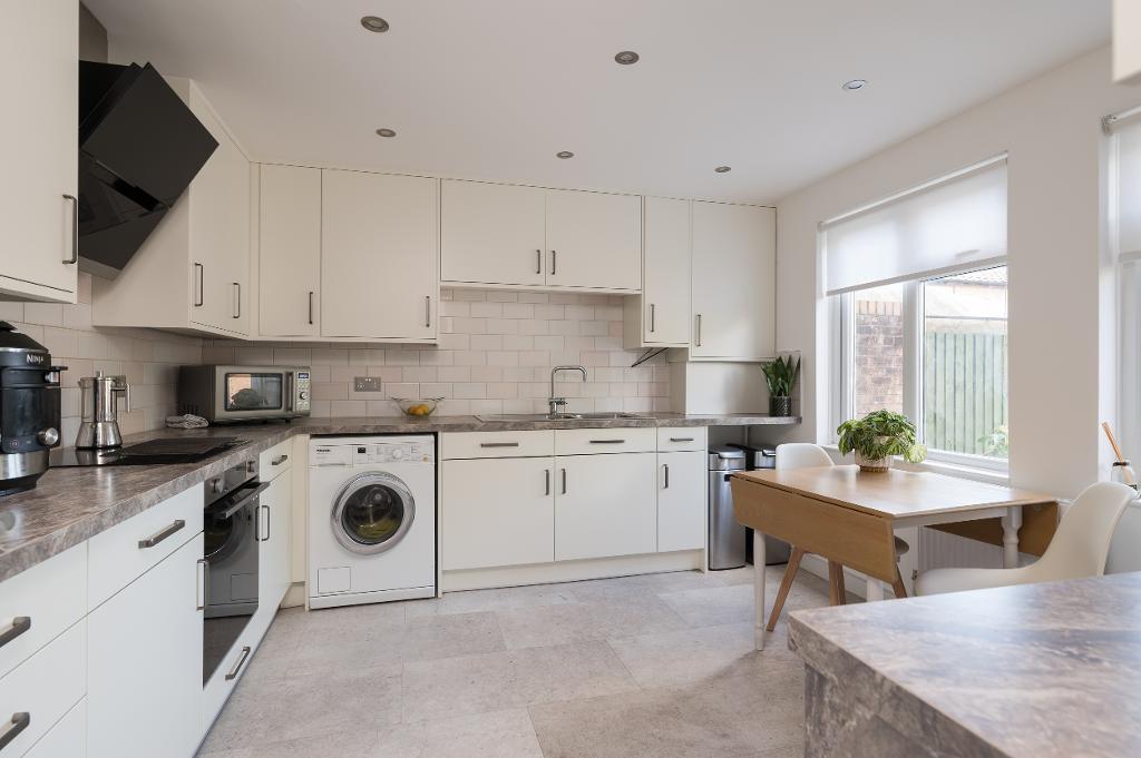 3 Bedroom Terraced for Sale in Milton Keynes, MK14 7PY