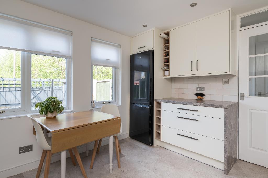 3 Bedroom Terraced for Sale in Milton Keynes, MK14 7PY