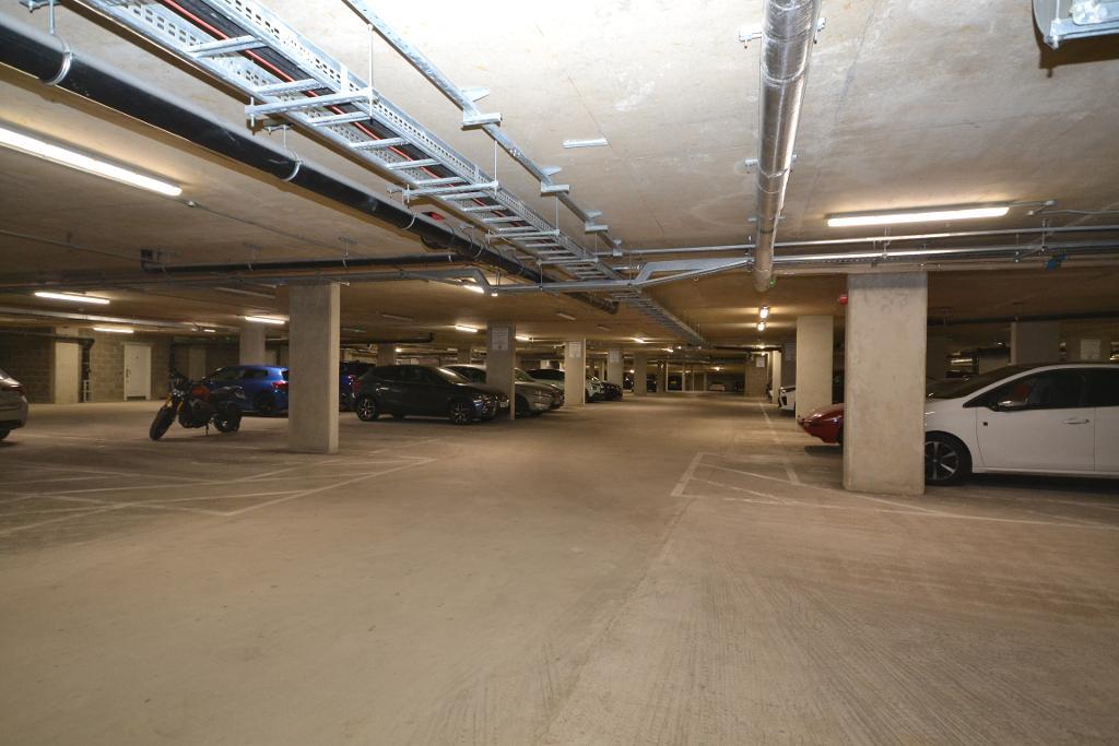 1 Bedroom Flat for Sale in Milton Keynes, MK9 4BQ