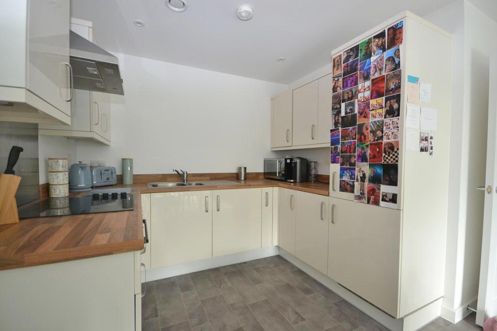1 Bedroom Flat for Sale in Milton Keynes, MK9 4BQ