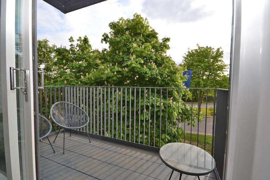 1 Bedroom Flat for Sale in Milton Keynes, MK9 4BQ