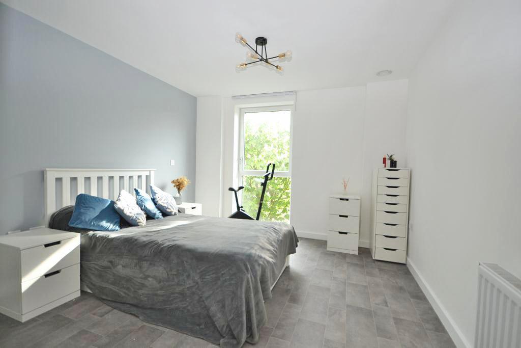 1 Bedroom Flat for Sale in Milton Keynes, MK9 4BQ