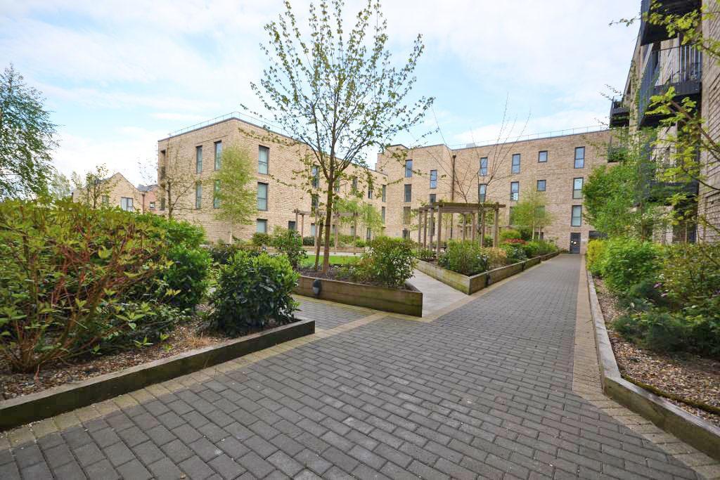 1 Bedroom Flat for Sale in Milton Keynes, MK9 4BQ