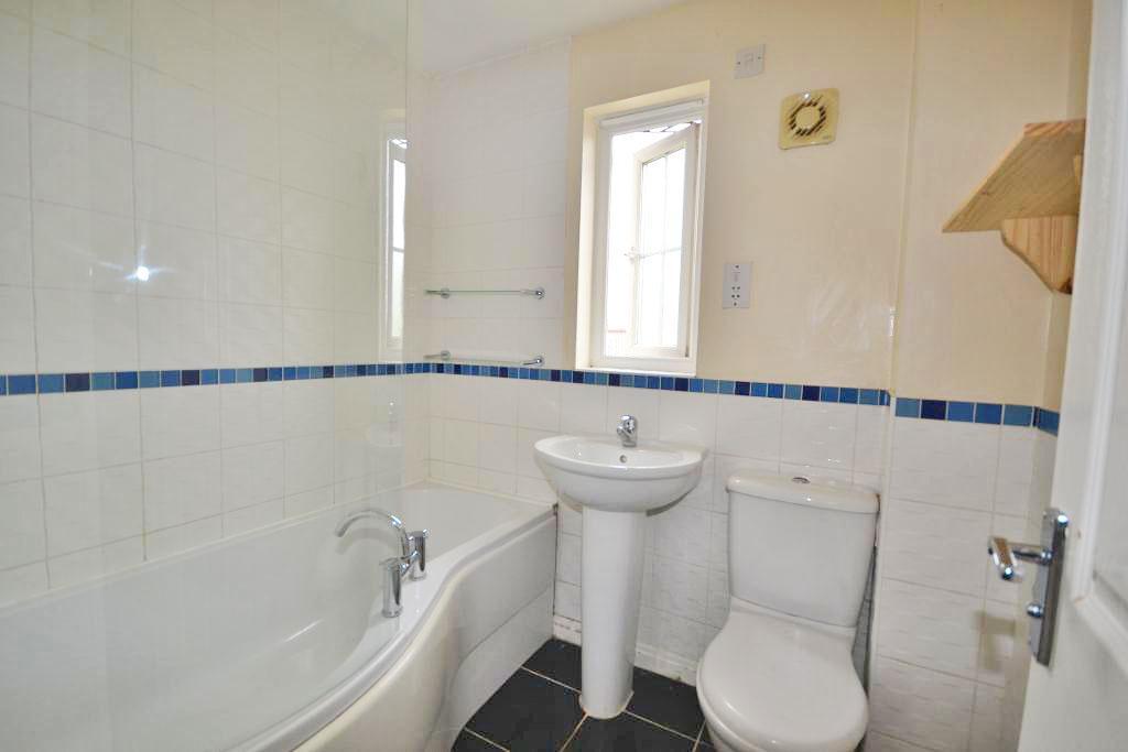 4 Bedroom Terraced for Sale in Milton Keynes, MK4 4HQ