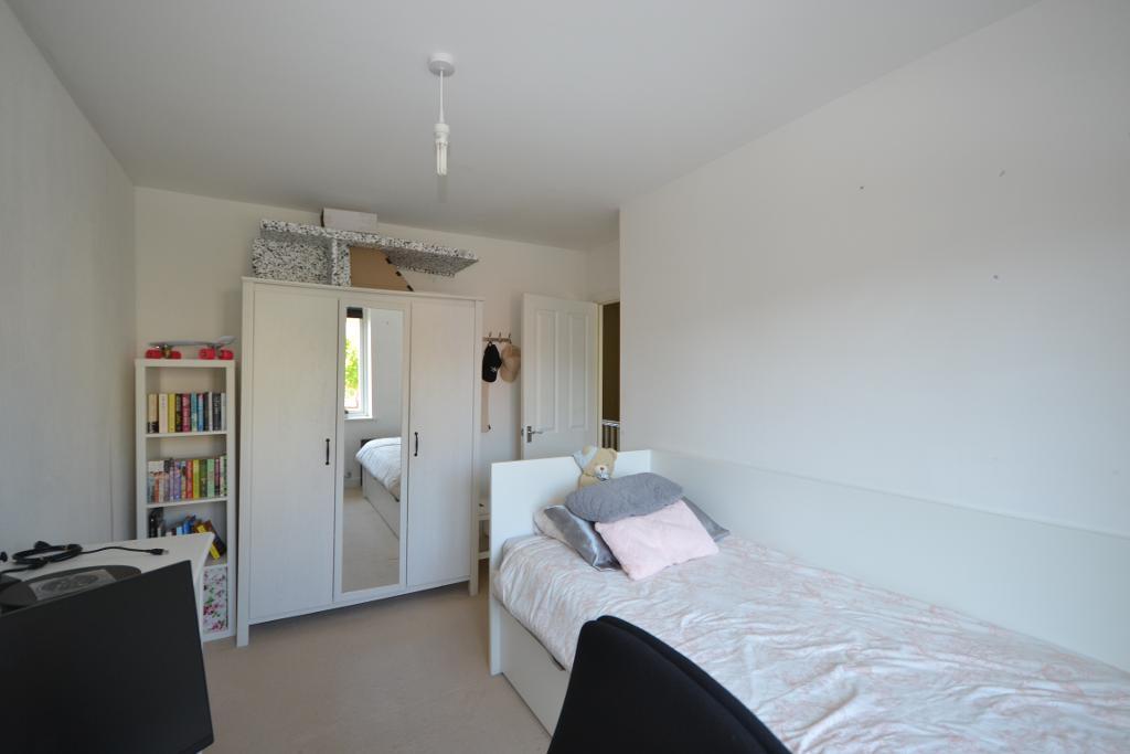 3 Bedroom Semi-Detached for Sale in Milton Keynes, MK4 4HY