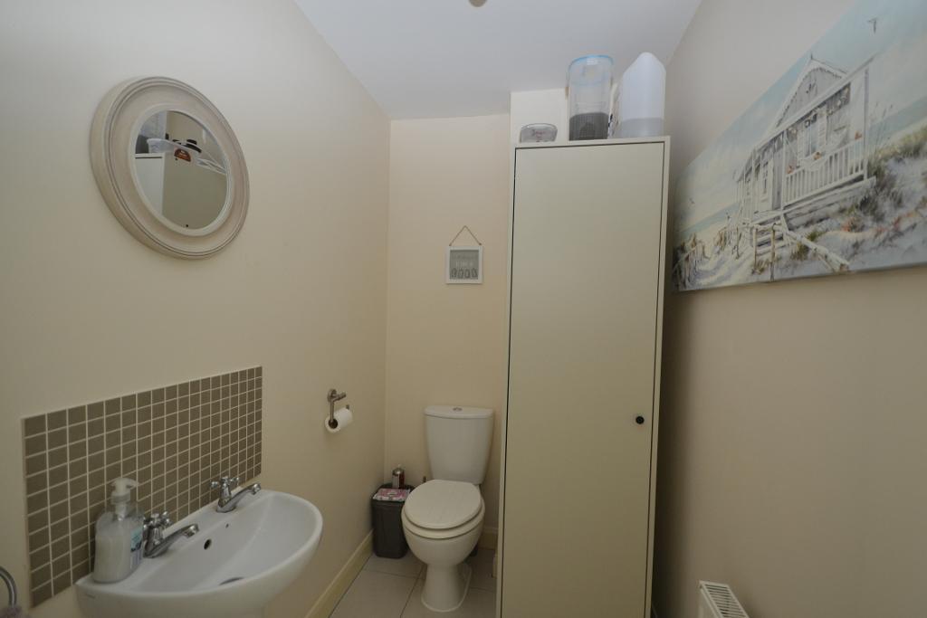 3 Bedroom Semi-Detached for Sale in Milton Keynes, MK4 4HY