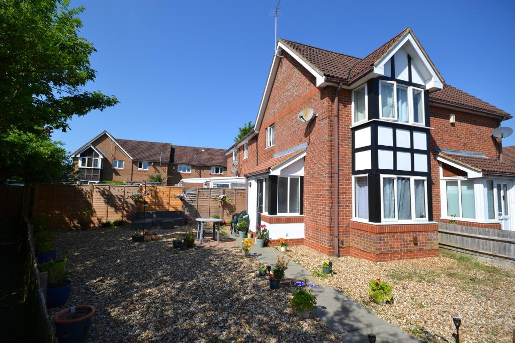 Barnsbury Gardens, Newport Pagnell, MK16 0PJ