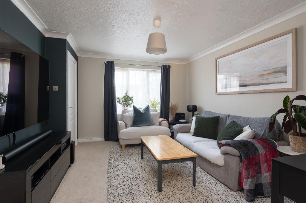 3 Bedroom Semi-Detached for Sale in Milton Keynes, MK4 1LR
