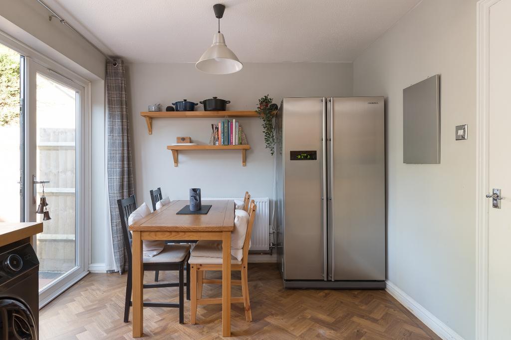 3 Bedroom Semi-Detached for Sale in Milton Keynes, MK4 1LR