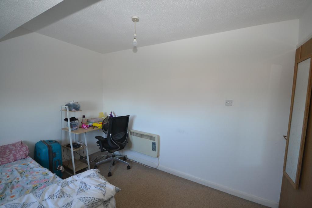 3 Bedroom Maisonette to Rent in Milton Keynes, MK6 2XJ
