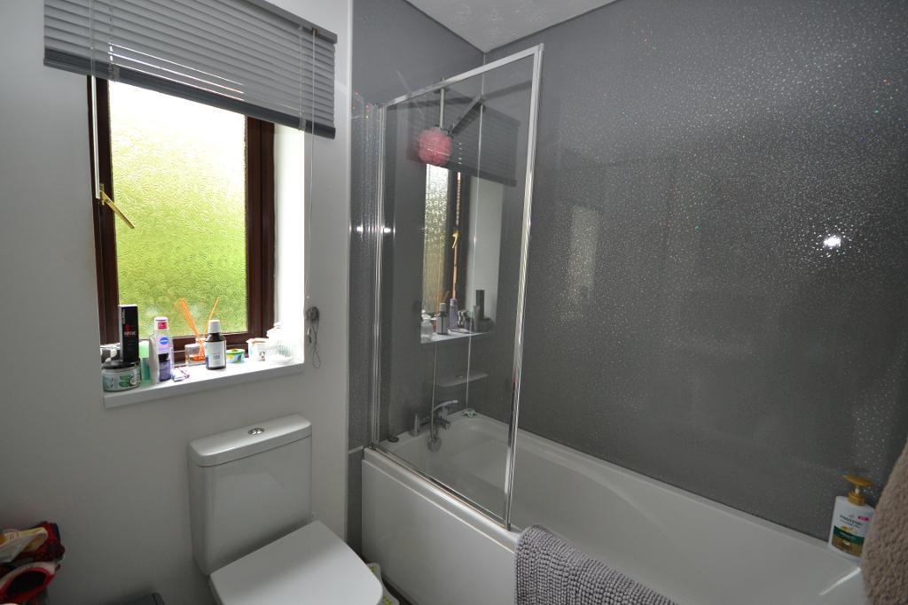 3 Bedroom End Terraced for Sale in Milton Keynes, MK3 7UB