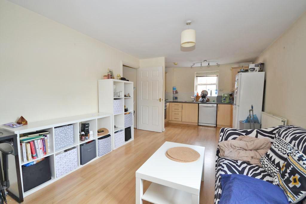 2 Bedroom Apartment to Rent in Milton Keynes, MK10 9PB