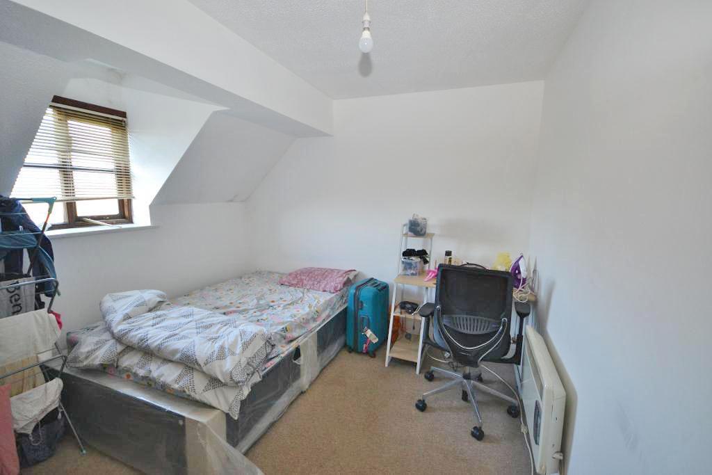 3 Bedroom Maisonette to Rent in Milton Keynes, MK6 2XJ