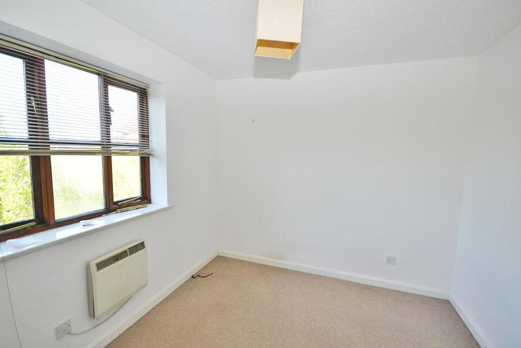 3 Bedroom Maisonette to Rent in Milton Keynes, MK6 2XJ
