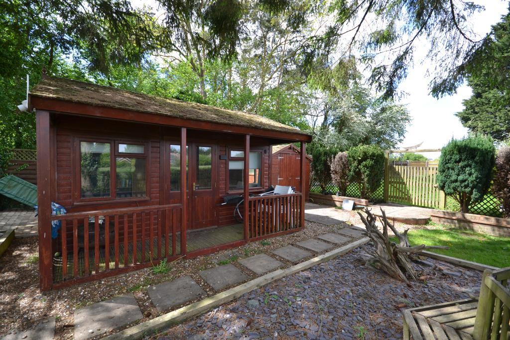 4 Bedroom Detached to Rent in Wavendon, MK17 8AR