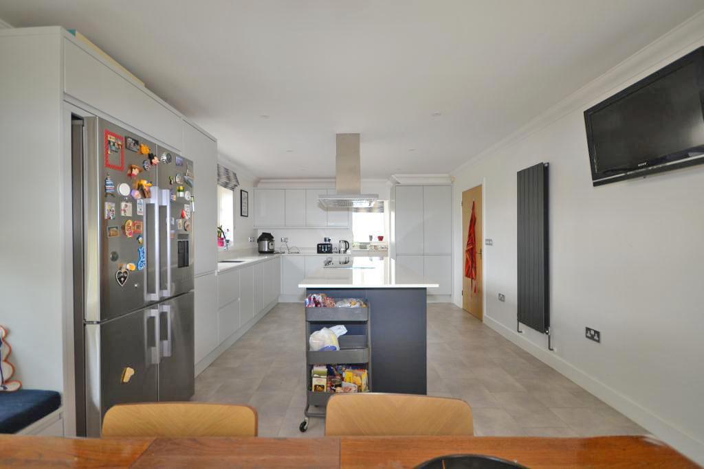 4 Bedroom Detached to Rent in Wavendon, MK17 8AR