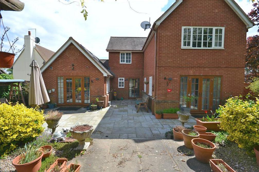 4 Bedroom Detached to Rent in Wavendon, MK17 8AR