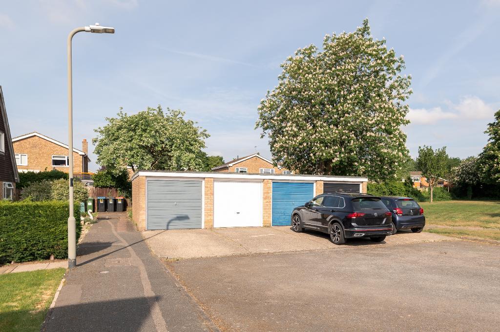 3 Bedroom Detached for Sale in Milton Keynes, MK3 7RQ