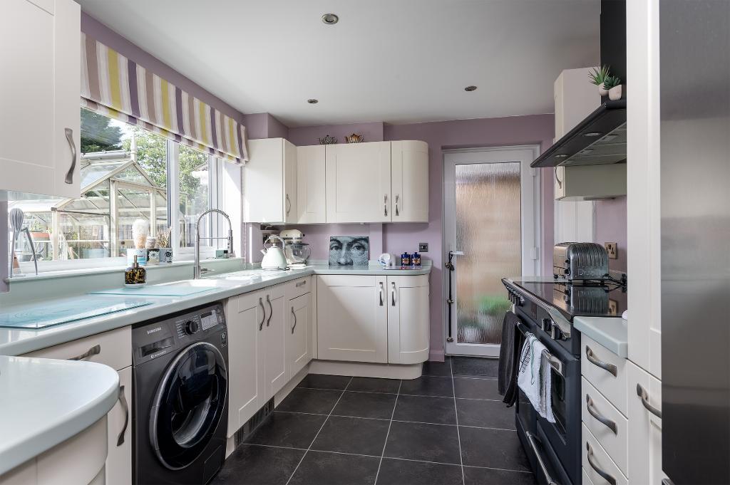 3 Bedroom Detached for Sale in Milton Keynes, MK3 7RQ