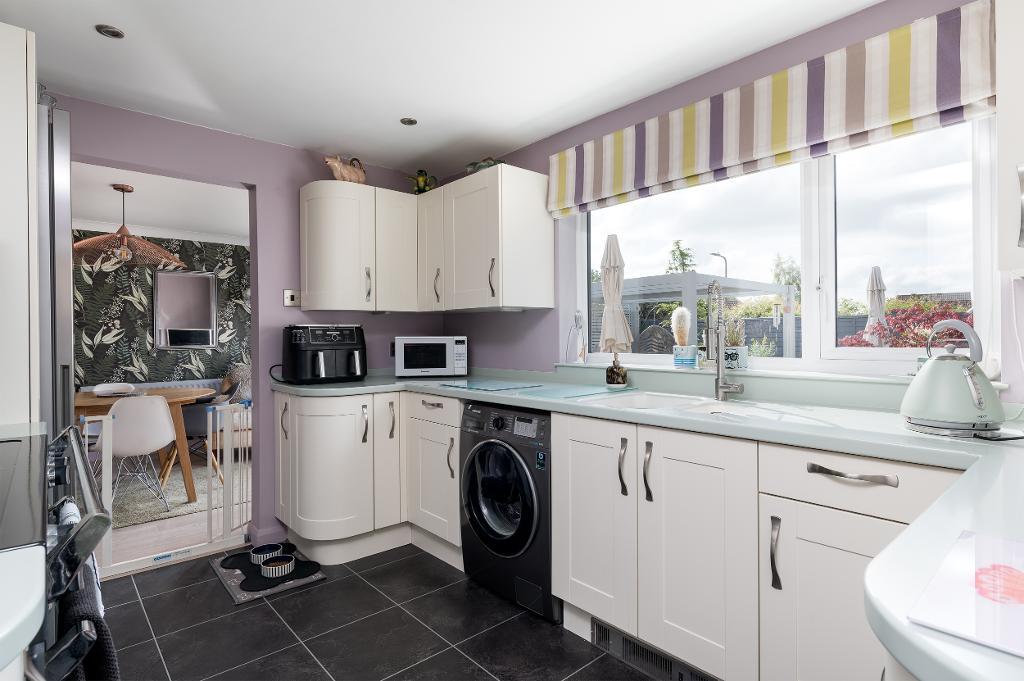 3 Bedroom Detached for Sale in Milton Keynes, MK3 7RQ