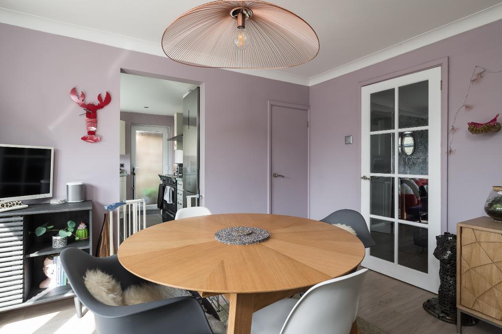 3 Bedroom Detached for Sale in Milton Keynes, MK3 7RQ
