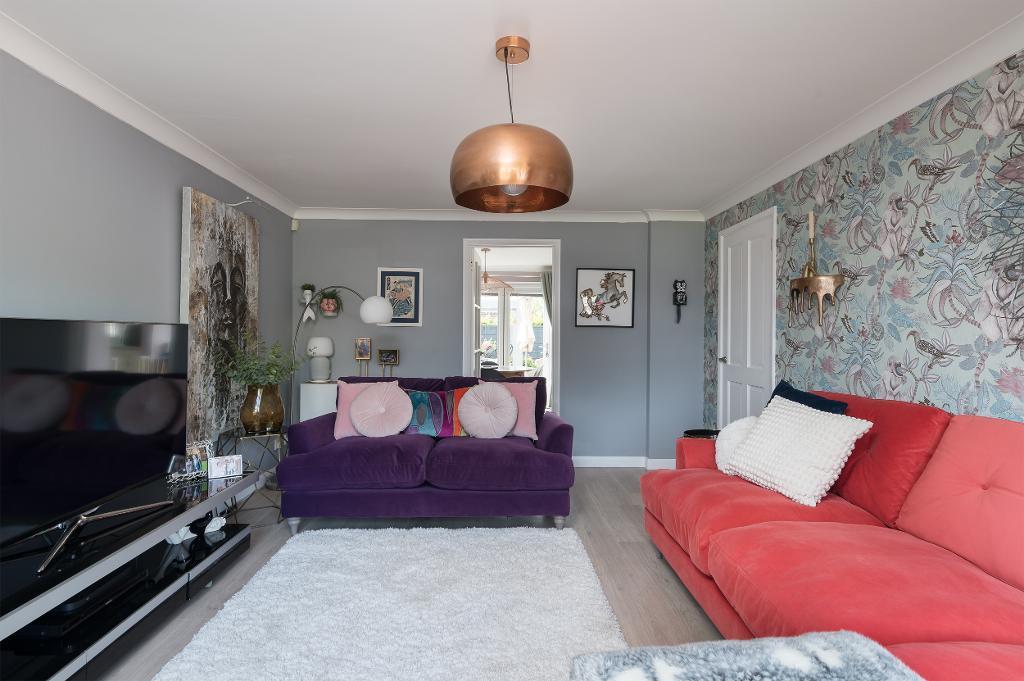 3 Bedroom Detached for Sale in Milton Keynes, MK3 7RQ