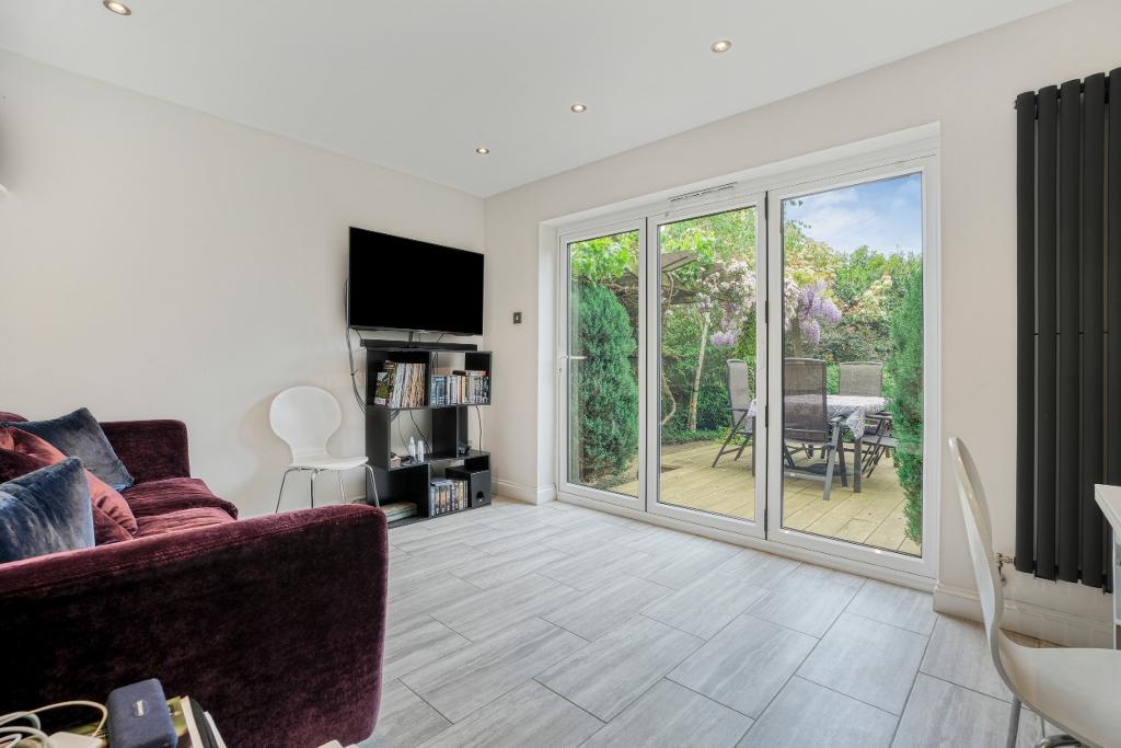 5 Bedroom Detached for Sale in Milton Keynes, MK7 8EY