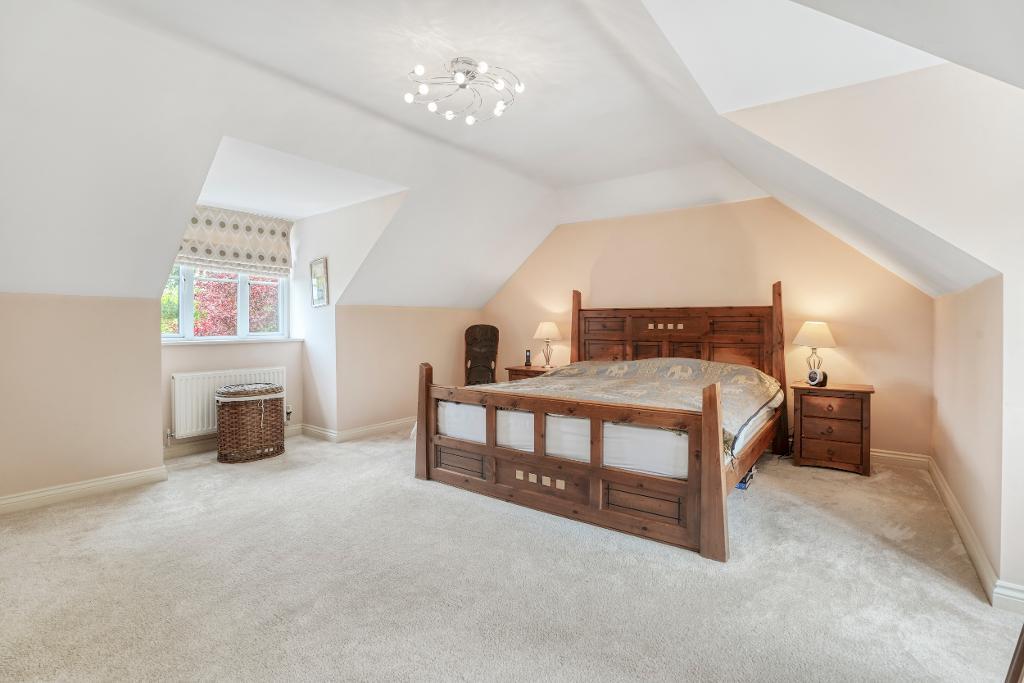 5 Bedroom Detached for Sale in Milton Keynes, MK7 8EY