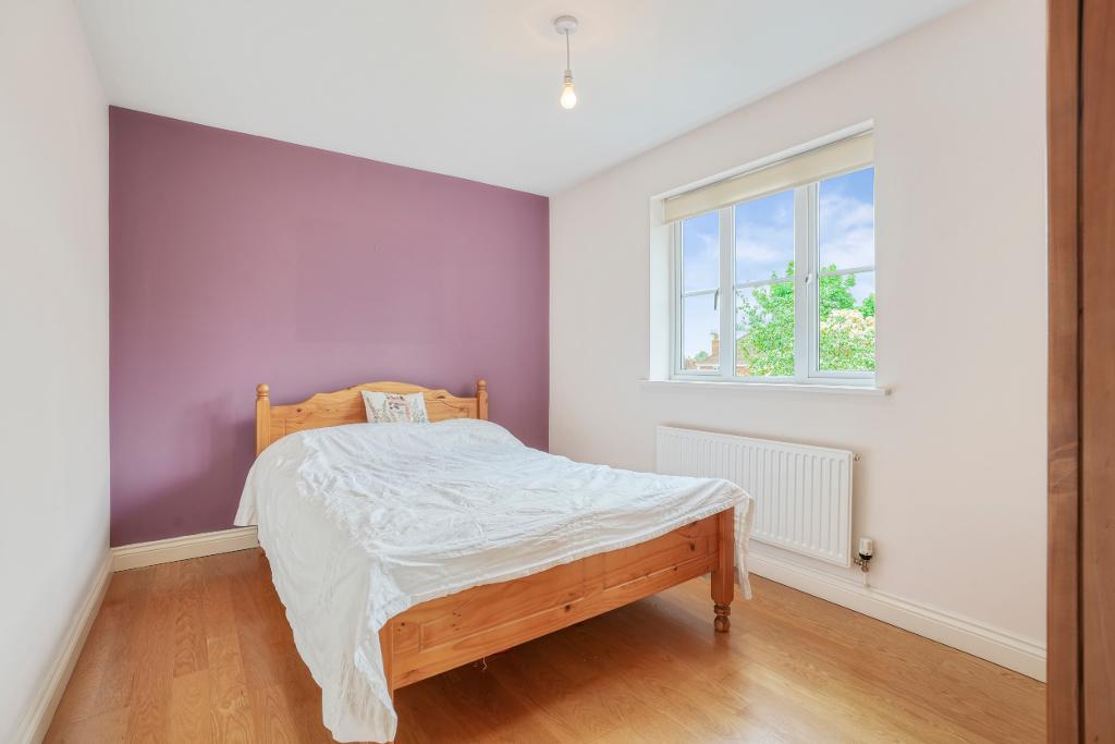5 Bedroom Detached for Sale in Milton Keynes, MK7 8EY