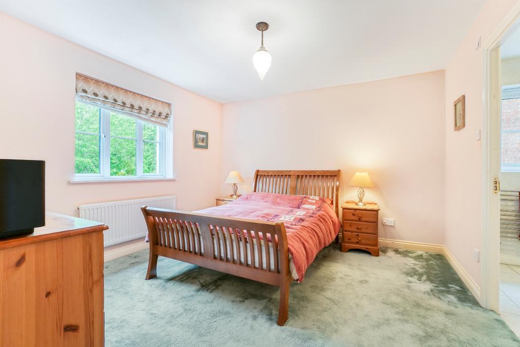 5 Bedroom Detached for Sale in Milton Keynes, MK7 8EY