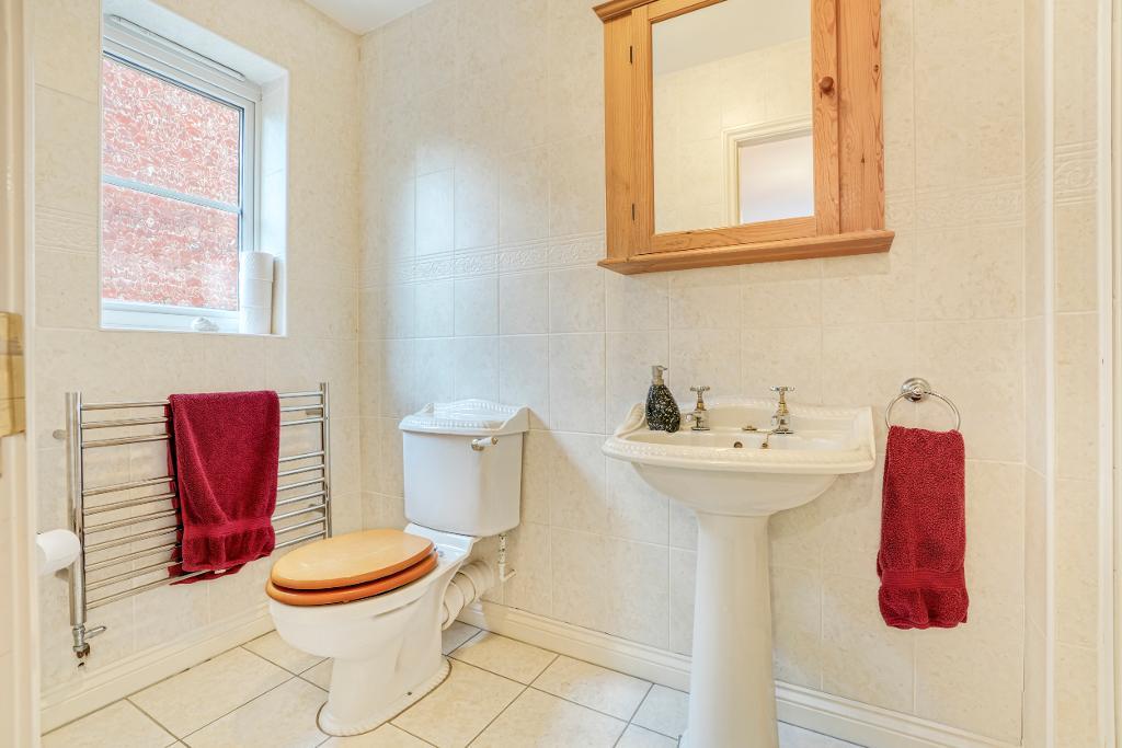 5 Bedroom Detached for Sale in Milton Keynes, MK7 8EY