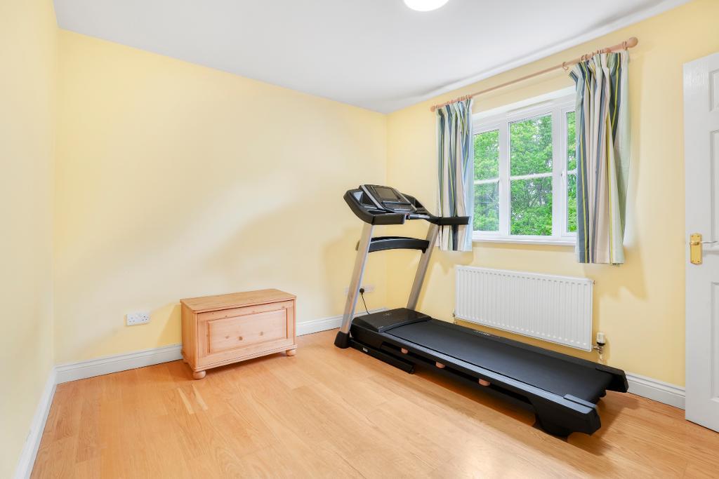 5 Bedroom Detached for Sale in Milton Keynes, MK7 8EY