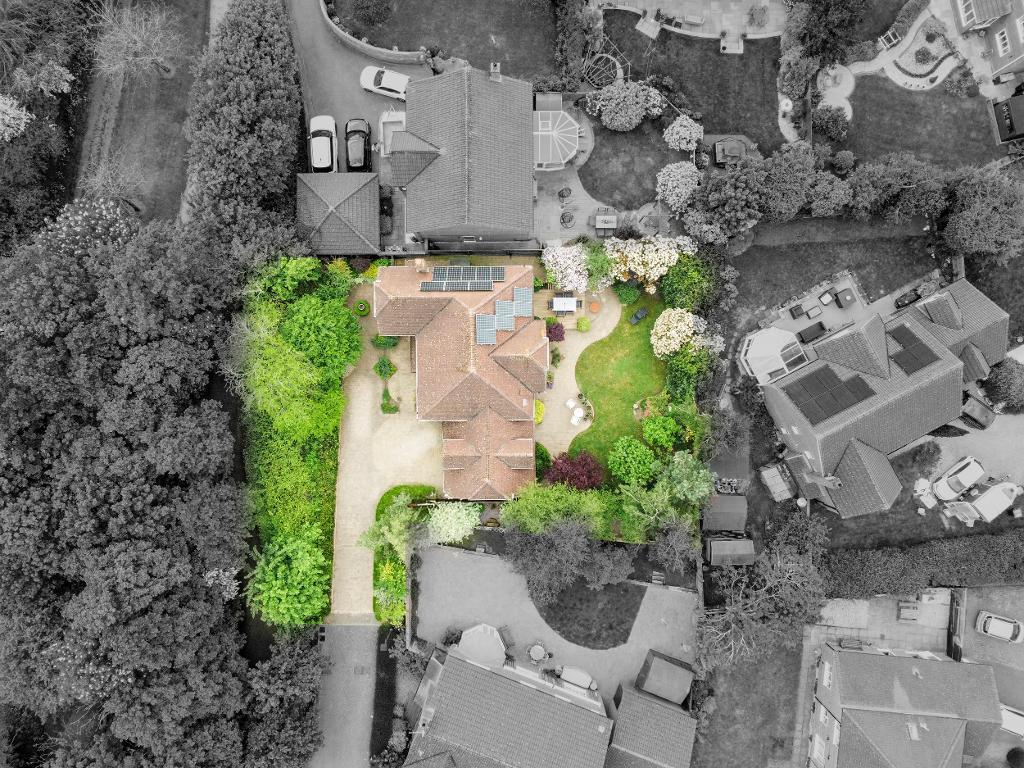 5 Bedroom Detached for Sale in Milton Keynes, MK7 8EY