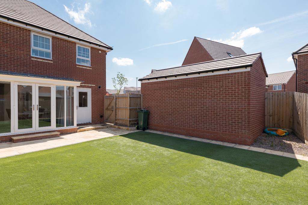 4 Bedroom Detached for Sale in Milton Keynes, MK17 9GR