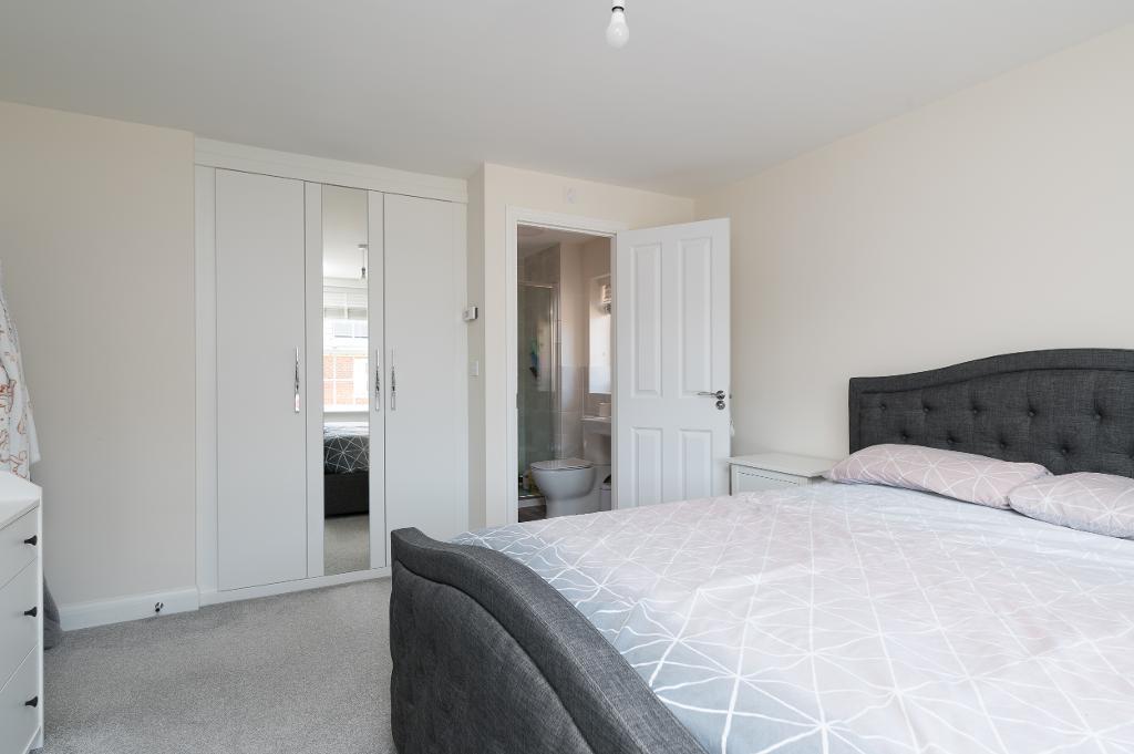 4 Bedroom Detached for Sale in Milton Keynes, MK17 9GR