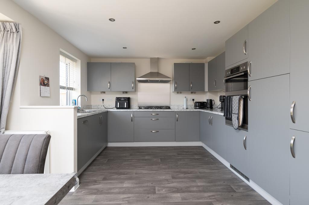 4 Bedroom Detached for Sale in Milton Keynes, MK17 9GR