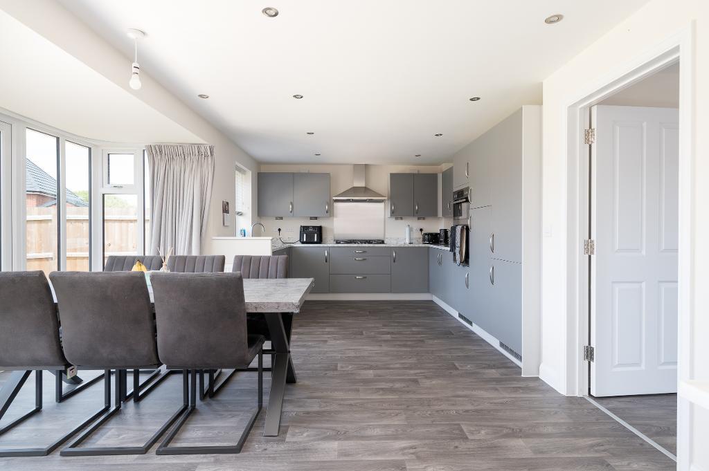 4 Bedroom Detached for Sale in Milton Keynes, MK17 9GR