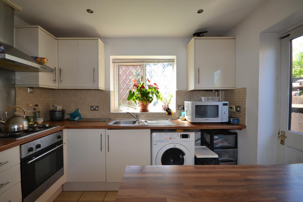 3 Bedroom Detached for Sale in Milton Keynes, MK7 7SQ