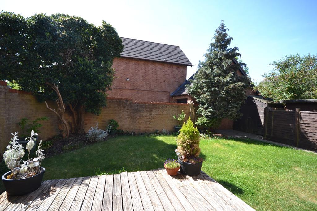 3 Bedroom Detached for Sale in Milton Keynes, MK7 7SQ