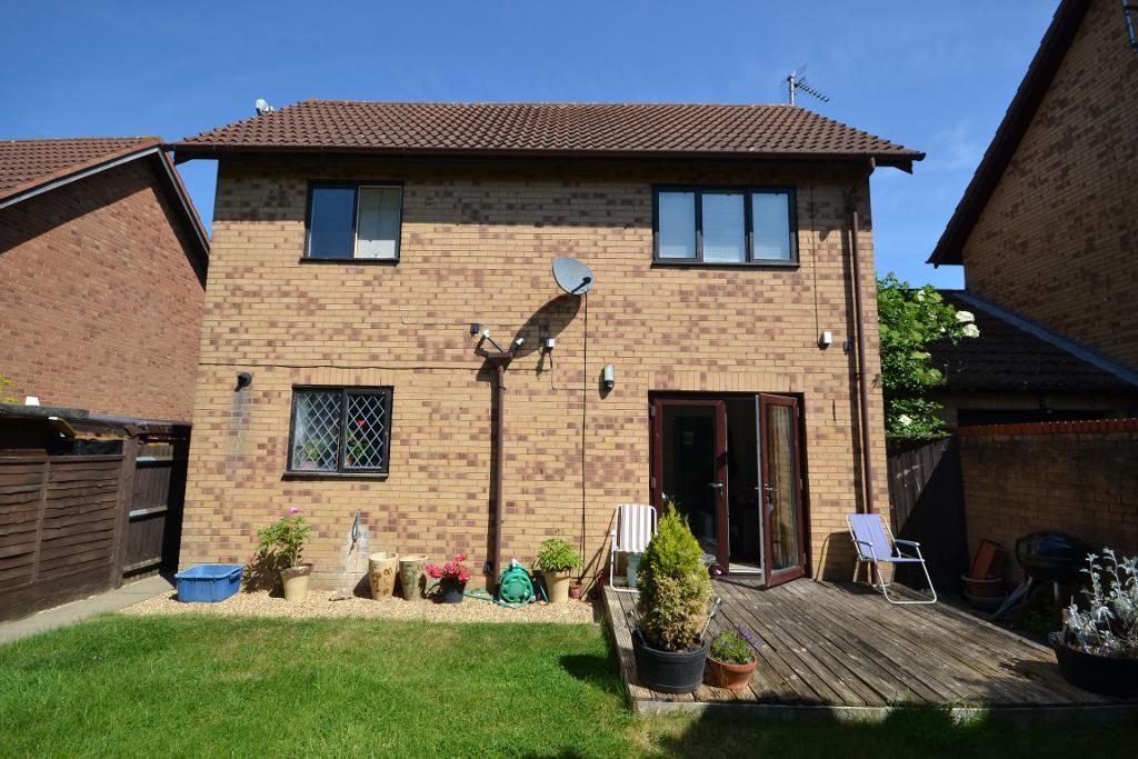 3 Bedroom Detached for Sale in Milton Keynes, MK7 7SQ