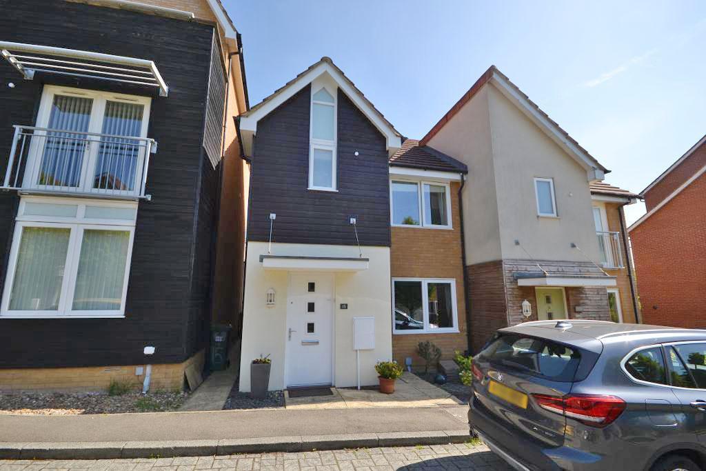 3 Bedroom Semi-Detached for Sale in Milton Keynes, MK4 4HY
