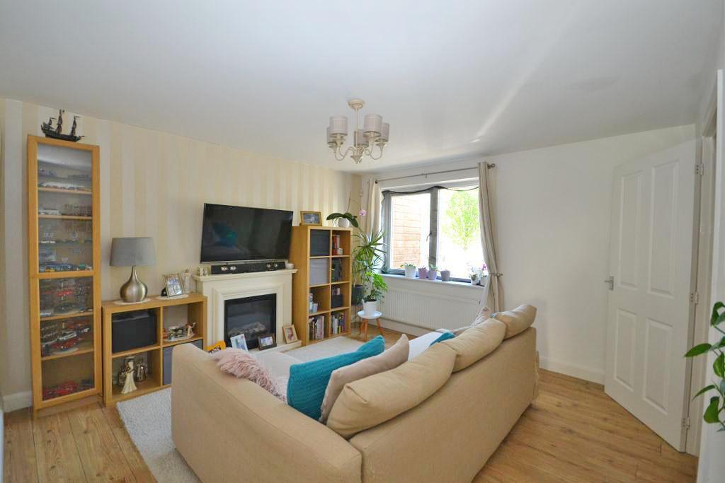3 Bedroom Semi-Detached for Sale in Milton Keynes, MK4 4HY