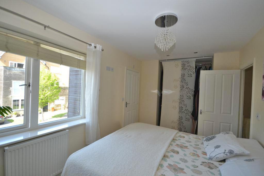3 Bedroom Semi-Detached for Sale in Milton Keynes, MK4 4HY